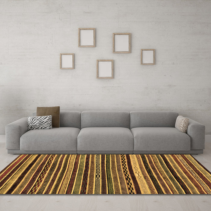 Machine Washable Abstract Brown Modern Rug in a Living Room,, wshabs2213brn