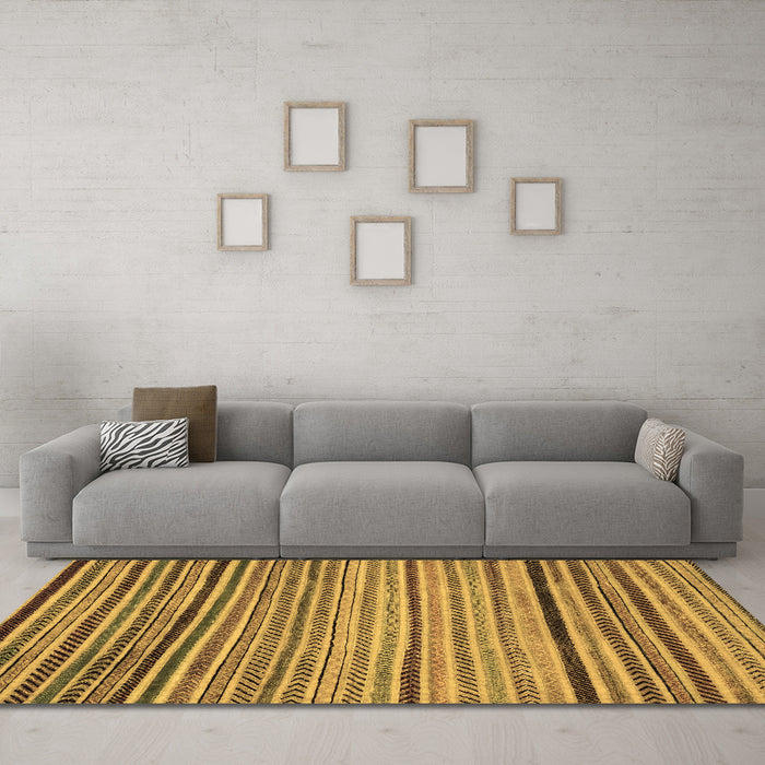 Machine Washable Abstract Brown Modern Rug in a Living Room,, wshabs2215brn