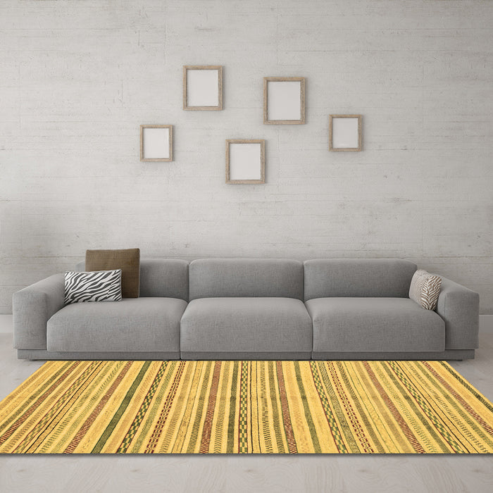 Machine Washable Abstract Brown Modern Rug in a Living Room,, wshabs2217brn