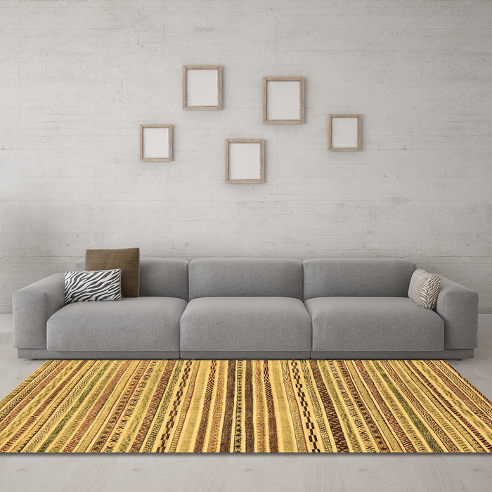 Machine Washable Abstract Brown Modern Rug in a Living Room,, wshabs2218brn