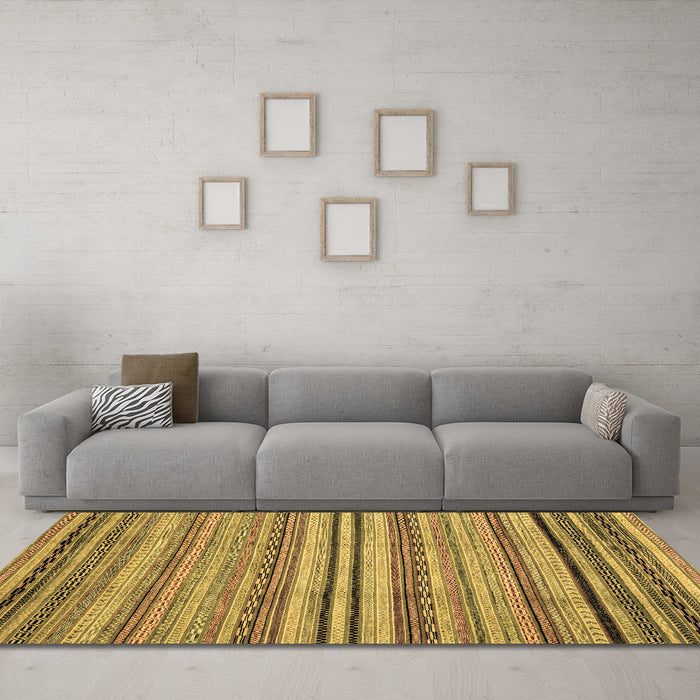 Machine Washable Abstract Brown Modern Rug in a Living Room,, wshabs2222brn