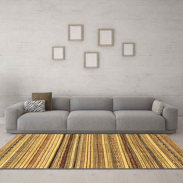 Machine Washable Abstract Brown Modern Rug in a Living Room,, wshabs2223brn