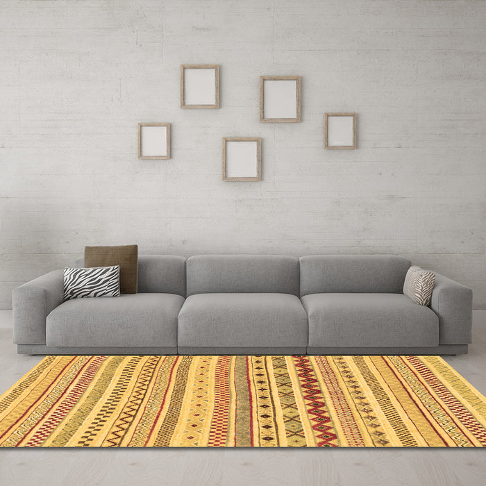 Machine Washable Abstract Brown Modern Rug in a Living Room,, wshabs2227brn