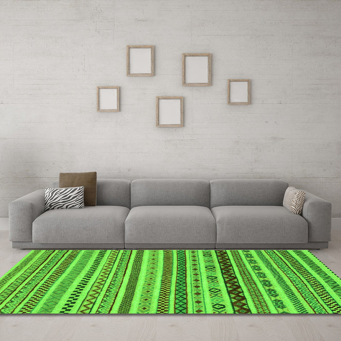 Machine Washable Abstract Green Modern Area Rugs in a Living Room,, wshabs2229grn