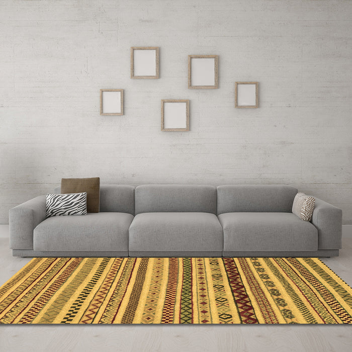 Machine Washable Abstract Brown Modern Rug in a Living Room,, wshabs2229brn