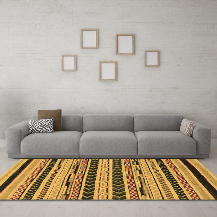 Machine Washable Abstract Brown Modern Rug in a Living Room,, wshabs2232brn