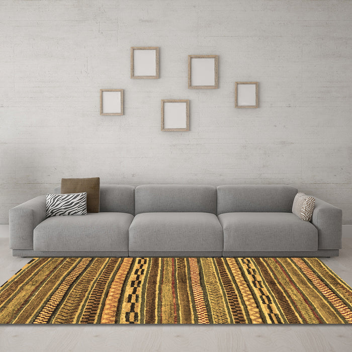 Machine Washable Oriental Brown Modern Rug in a Living Room,, wshabs2245brn