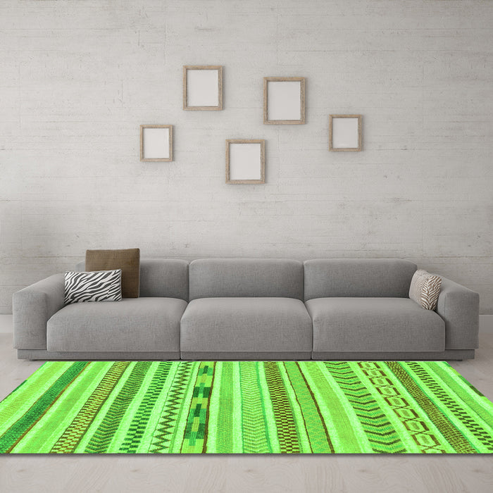 Machine Washable Oriental Green Modern Area Rugs in a Living Room,, wshabs2247grn