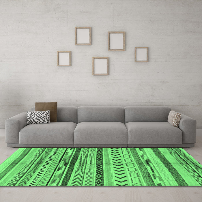 Machine Washable Oriental Emerald Green Modern Area Rugs in a Living Room,, wshabs2248emgrn