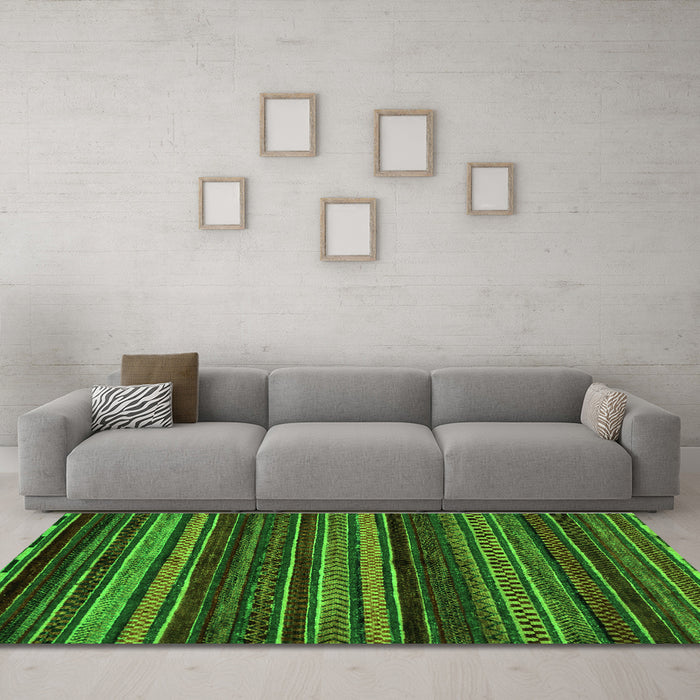 Machine Washable Oriental Green Modern Area Rugs in a Living Room,, wshabs2249grn