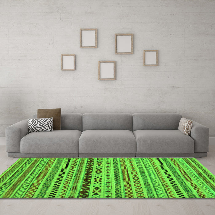 Machine Washable Oriental Green Modern Area Rugs in a Living Room,, wshabs2251grn