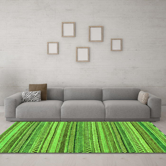 Machine Washable Oriental Green Modern Area Rugs in a Living Room,, wshabs2255grn