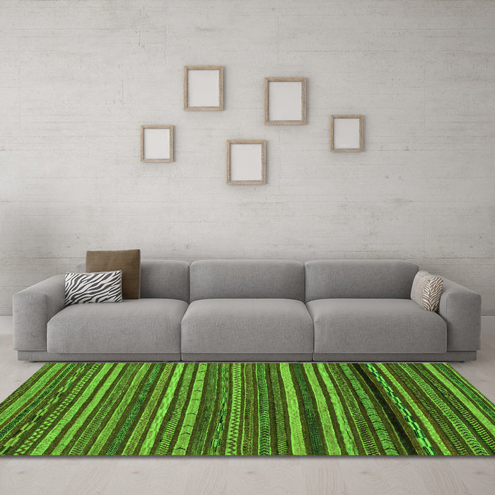 Machine Washable Oriental Green Modern Area Rugs in a Living Room,, wshabs2257grn