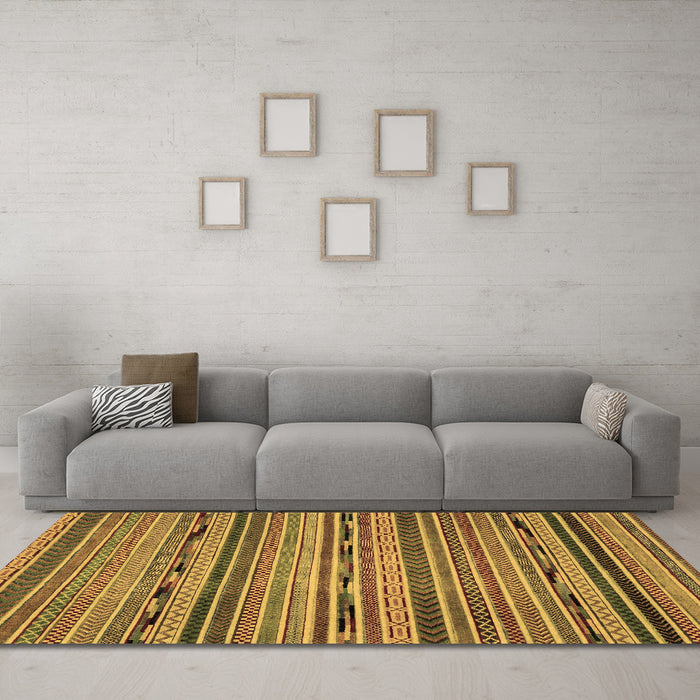 Machine Washable Abstract Brown Modern Rug in a Living Room,, wshabs2260brn