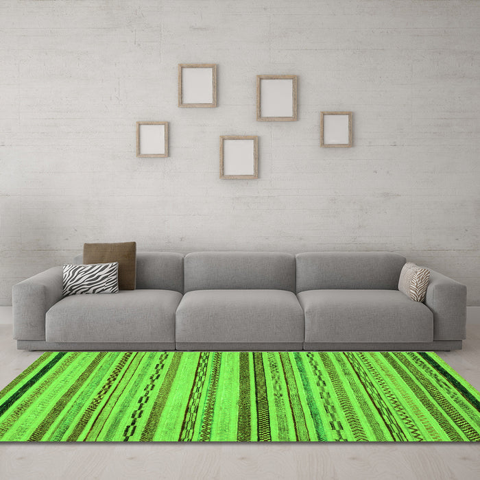 Machine Washable Abstract Green Modern Area Rugs in a Living Room,, wshabs2262grn