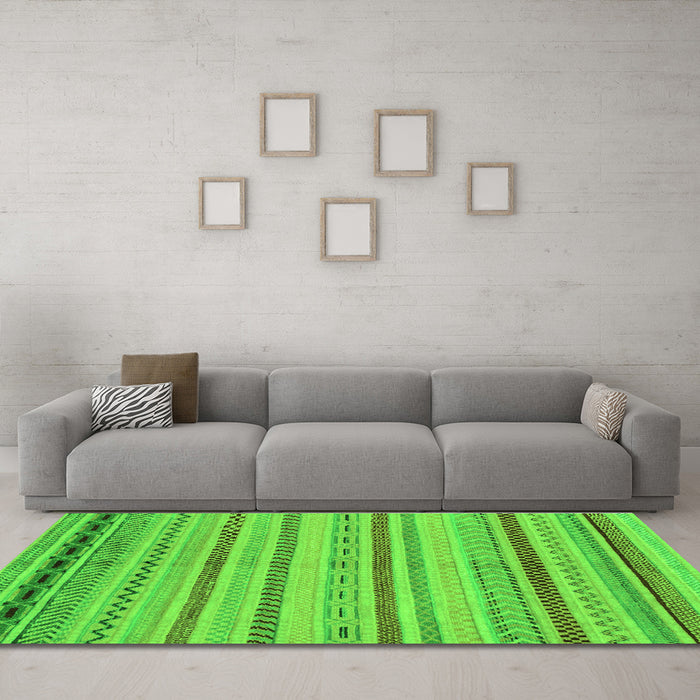 Machine Washable Abstract Green Modern Area Rugs in a Living Room,, wshabs2264grn