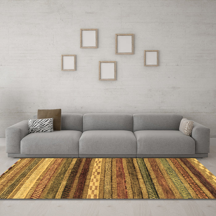 Machine Washable Abstract Brown Modern Rug in a Living Room,, wshabs2265brn