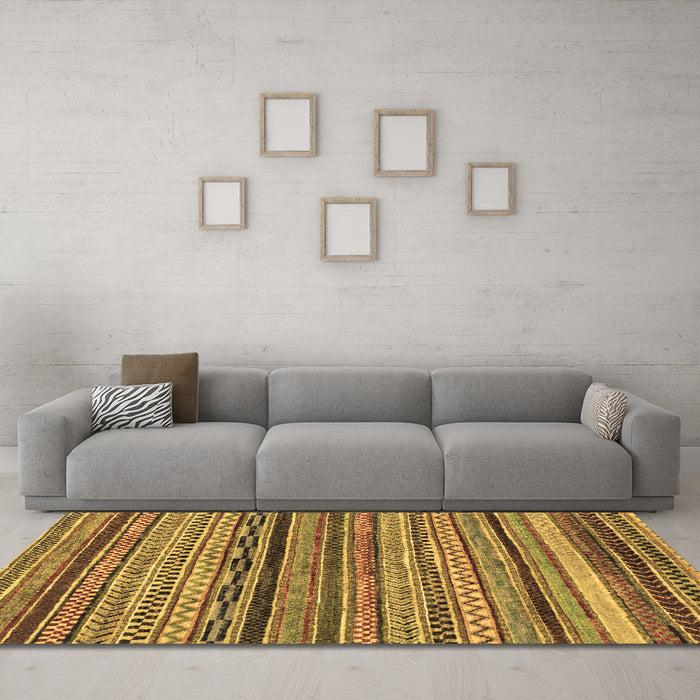 Machine Washable Abstract Brown Modern Rug in a Living Room,, wshabs2266brn