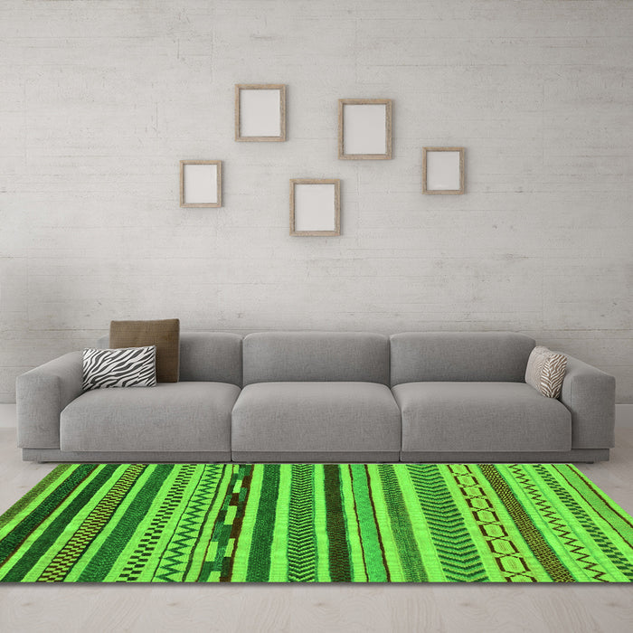 Machine Washable Abstract Green Modern Area Rugs in a Living Room,, wshabs2269grn