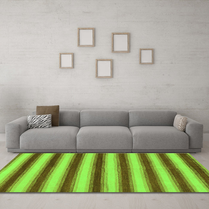 Machine Washable Abstract Green Modern Area Rugs in a Living Room,, wshabs226grn