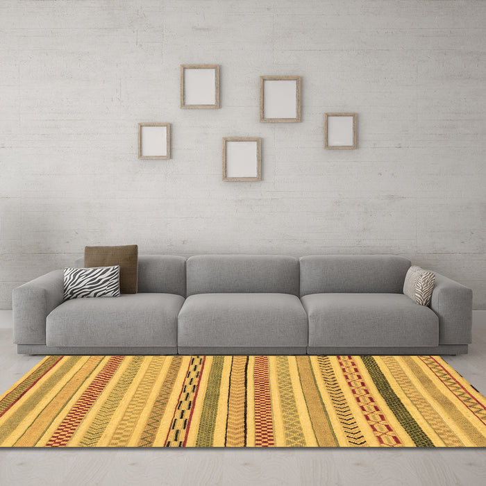 Machine Washable Abstract Brown Modern Rug in a Living Room,, wshabs2270brn