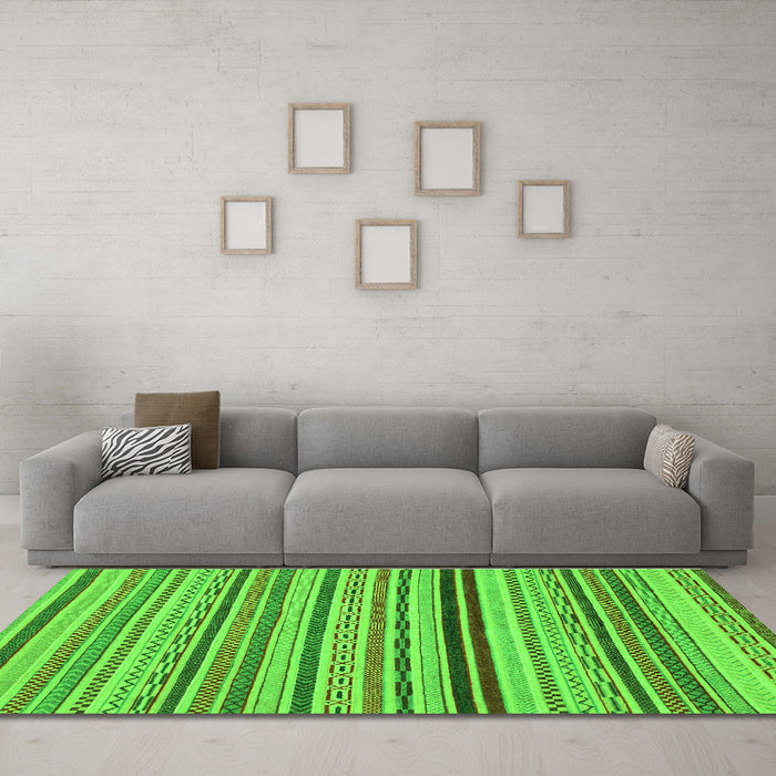 Machine Washable Abstract Green Modern Area Rugs in a Living Room,, wshabs2272grn