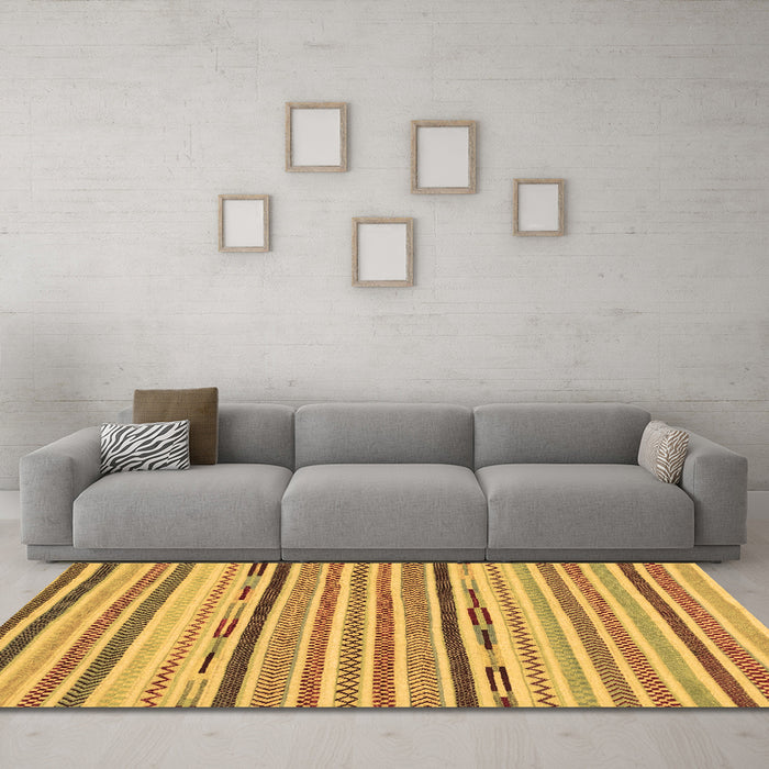 Machine Washable Abstract Brown Modern Rug in a Living Room,, wshabs2278brn