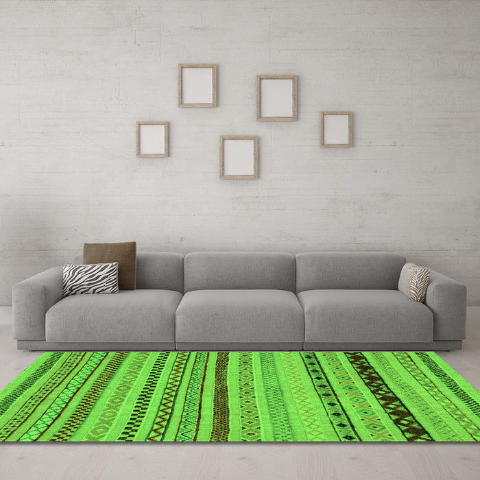 Machine Washable Abstract Green Modern Area Rugs in a Living Room,, wshabs2284grn