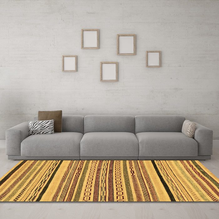 Machine Washable Abstract Brown Modern Rug in a Living Room,, wshabs2286brn
