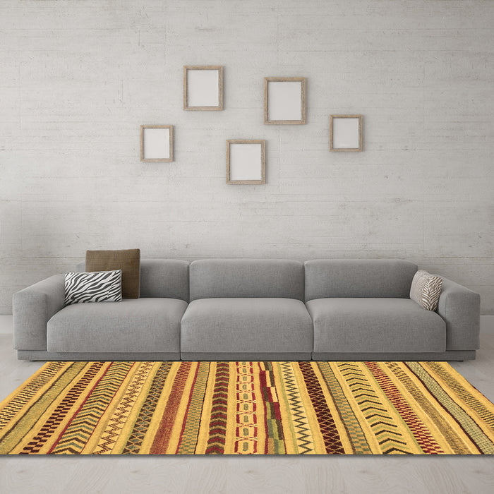 Machine Washable Abstract Brown Modern Rug in a Living Room,, wshabs2288brn