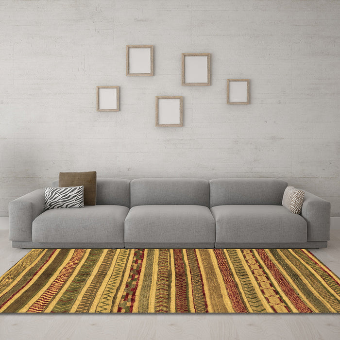 Machine Washable Abstract Brown Modern Rug in a Living Room,, wshabs2289brn