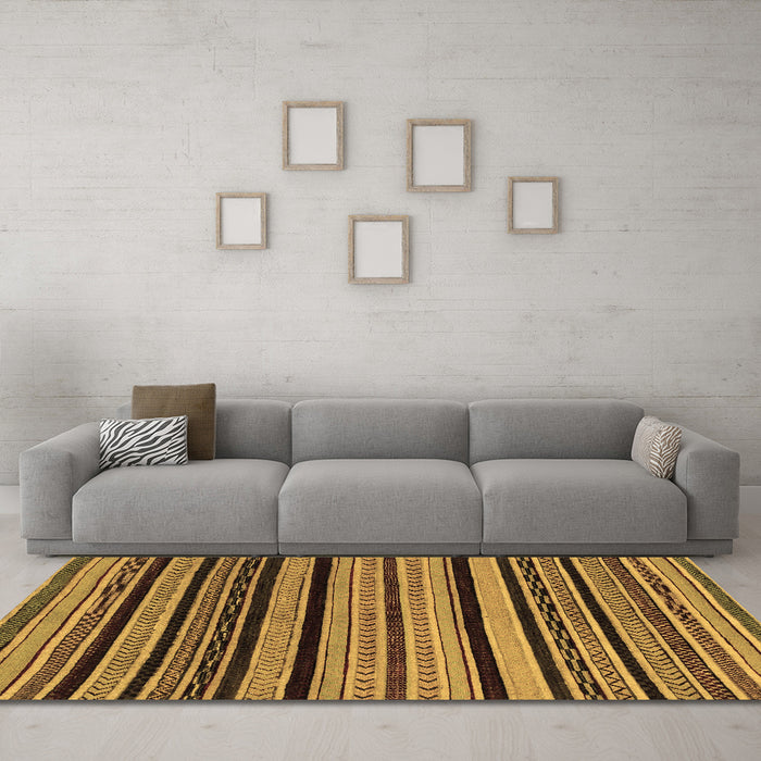 Machine Washable Abstract Brown Modern Rug in a Living Room,, wshabs2290brn