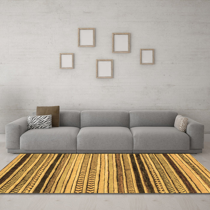 Machine Washable Abstract Brown Modern Rug in a Living Room,, wshabs2292brn