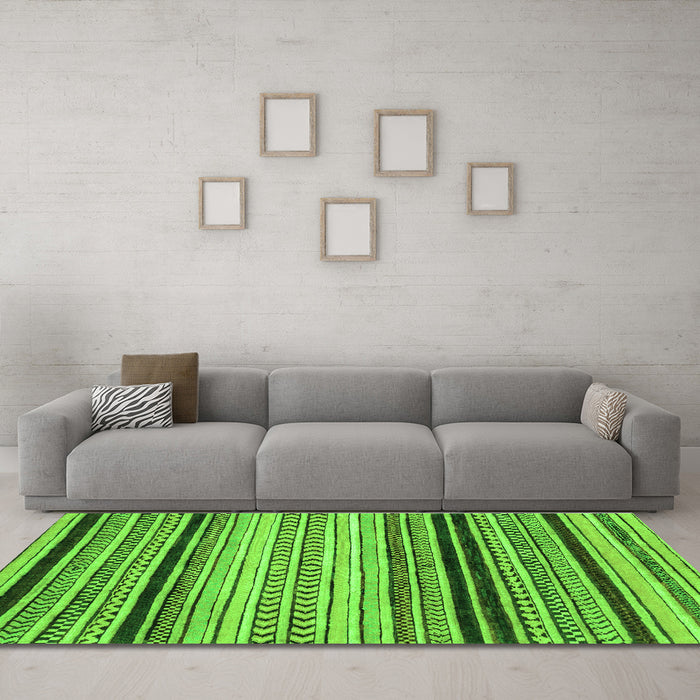 Machine Washable Abstract Green Modern Area Rugs in a Living Room,, wshabs2292grn