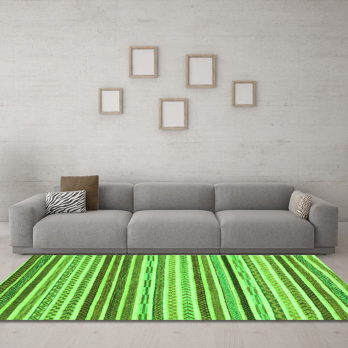 Machine Washable Abstract Green Modern Area Rugs in a Living Room,, wshabs2294grn