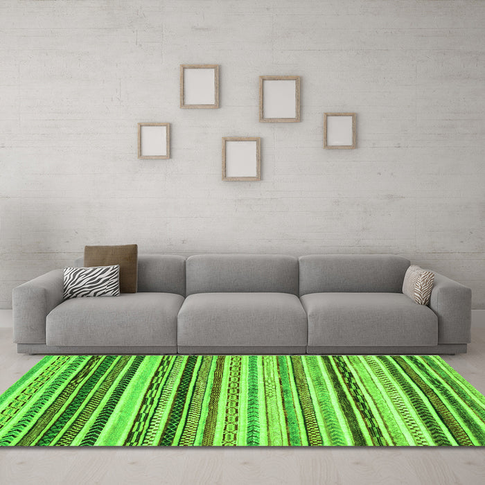 Machine Washable Abstract Green Modern Area Rugs in a Living Room,, wshabs2298grn