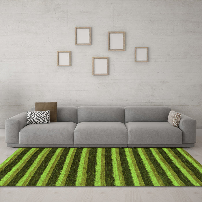 Machine Washable Abstract Green Modern Area Rugs in a Living Room,, wshabs229grn