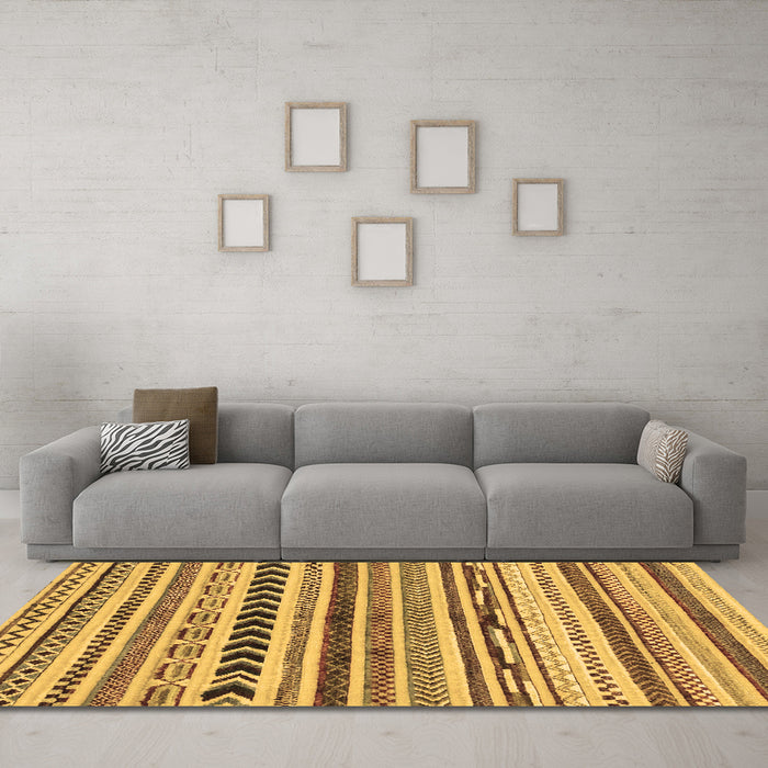 Machine Washable Abstract Brown Modern Rug in a Living Room,, wshabs2302brn