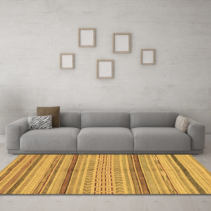 Machine Washable Abstract Brown Modern Rug in a Living Room,, wshabs2305brn
