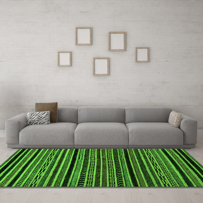 Machine Washable Oriental Green Modern Area Rugs in a Living Room,, wshabs2313grn