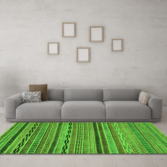 Machine Washable Oriental Green Modern Area Rugs in a Living Room,, wshabs2316grn