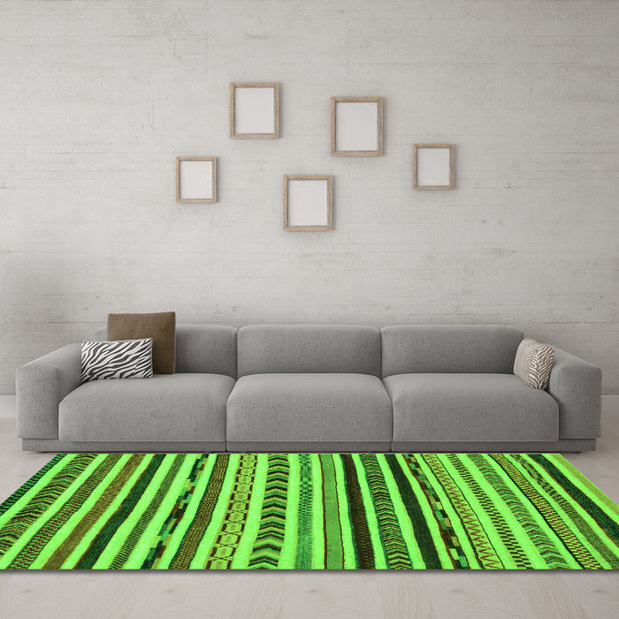Machine Washable Oriental Green Modern Area Rugs in a Living Room,, wshabs2318grn