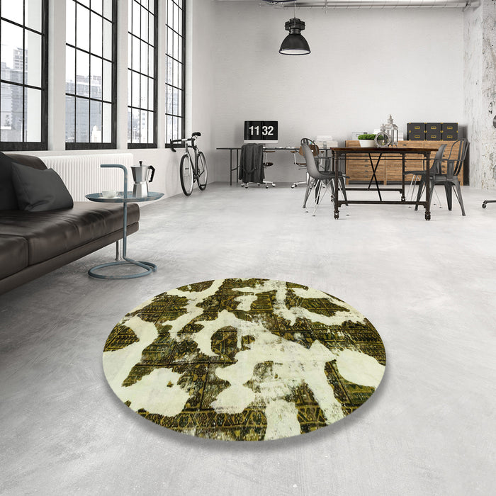 Round Abstract Reddish Brown Modern Rug in a Office, abs2324