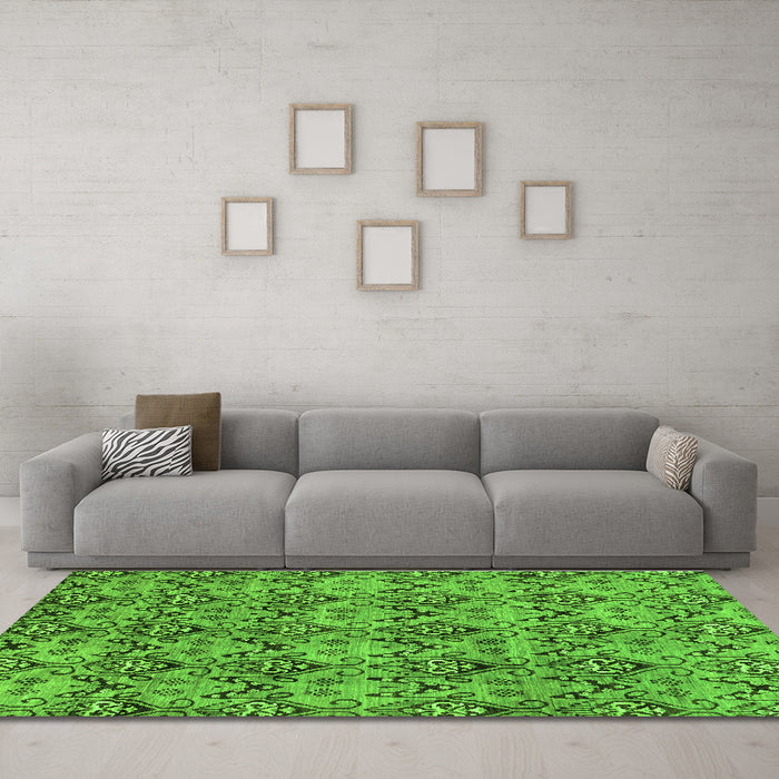 Machine Washable Abstract Green Modern Area Rugs in a Living Room,, wshabs232grn
