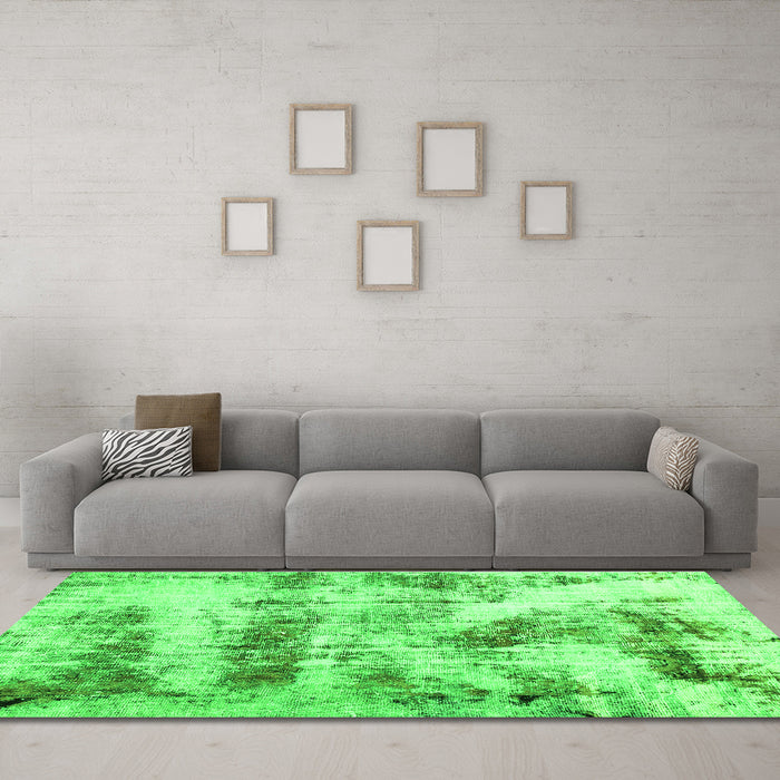 Machine Washable Abstract Green Modern Area Rugs in a Living Room,, wshabs2331grn
