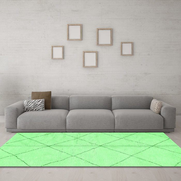 Machine Washable Solid Emerald Green Modern Area Rugs in a Living Room,, wshabs2333emgrn