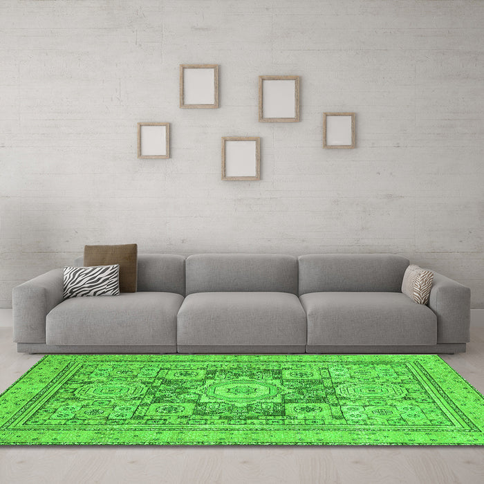 Machine Washable Abstract Green Modern Area Rugs in a Living Room,, wshabs2339grn