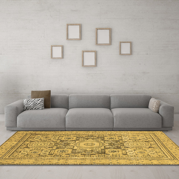 Machine Washable Abstract Brown Modern Rug in a Living Room,, wshabs2339brn