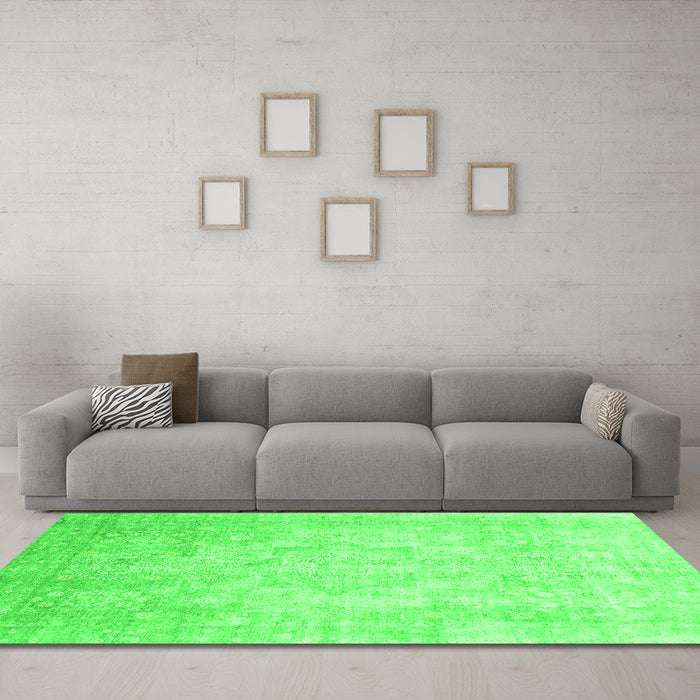 Machine Washable Abstract Green Modern Area Rugs in a Living Room,, wshabs2343grn