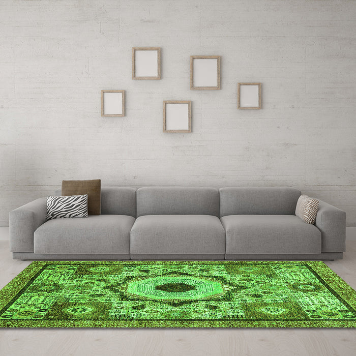 Machine Washable Abstract Green Modern Area Rugs in a Living Room,, wshabs2349grn